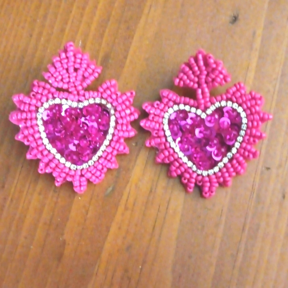 SOURCE UNKNOWN Women's Pink Beaded Heart Post Earrings